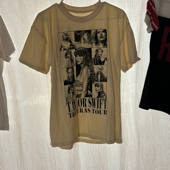 3 Authentic Taylor Swift Concert Tshirts - Picture 4 of 9